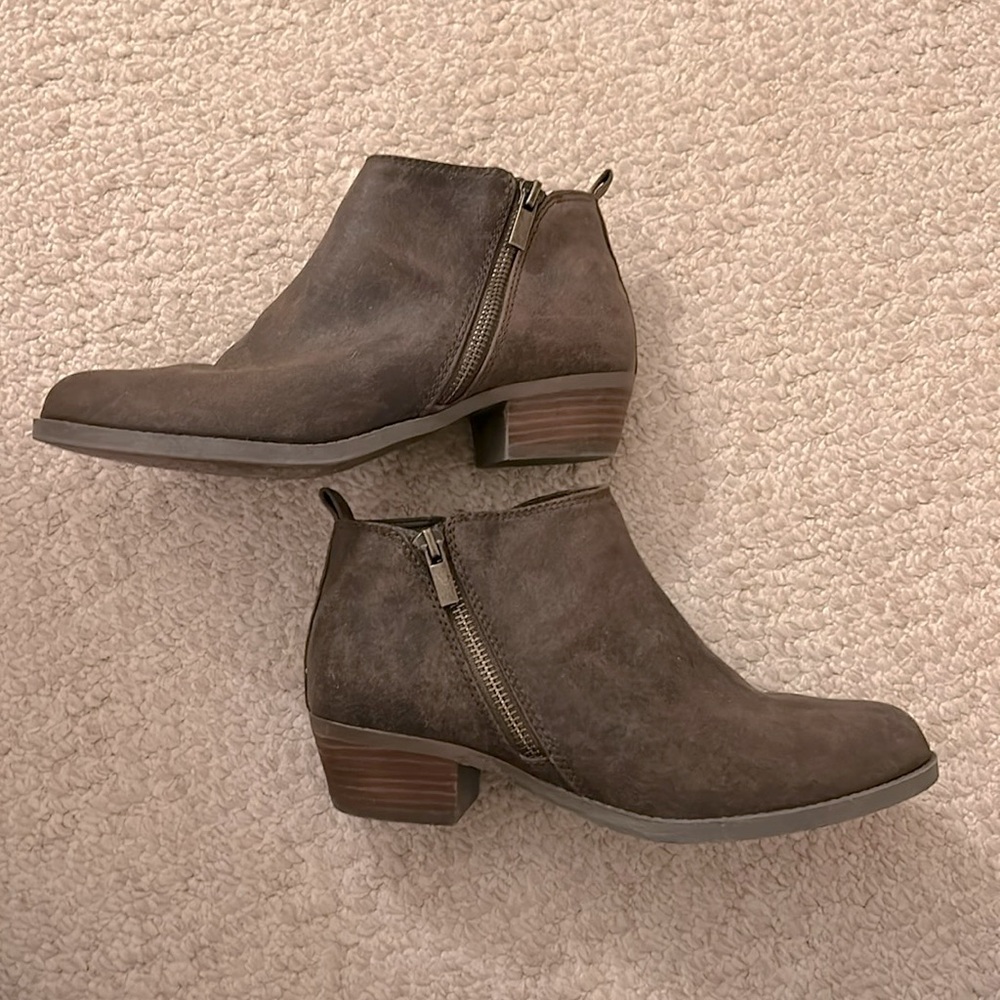 Women’s Boots - Picture 2 of 5